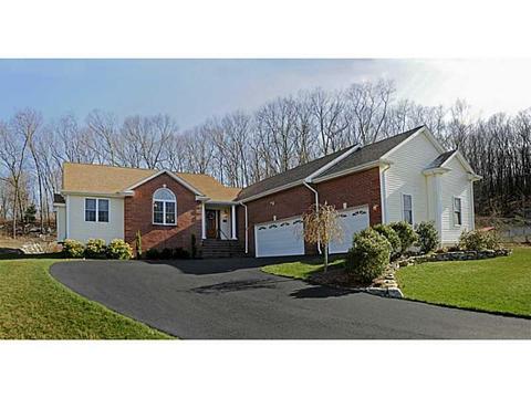 82 Gauthier Dr, Woonsocket, RI 02895 photo 1
