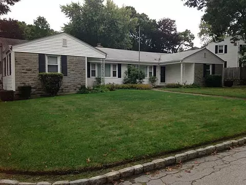 64 Rutherford Ave, Warwick, RI 02886 photo 2