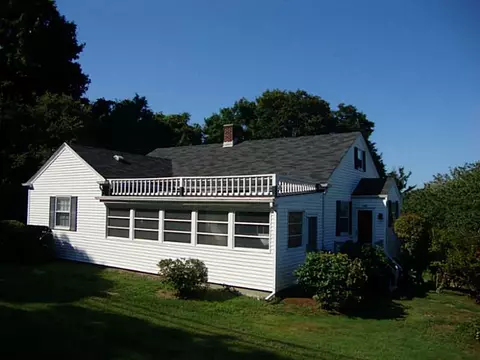 385 Third Beach Rd, Middletown, RI 02842 photo 14