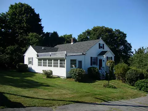 385 Third Beach Rd, Middletown, RI 02842 photo 1