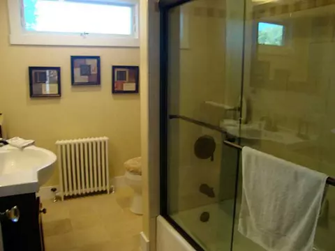 385 Third Beach Rd, Middletown, RI 02842 photo 10