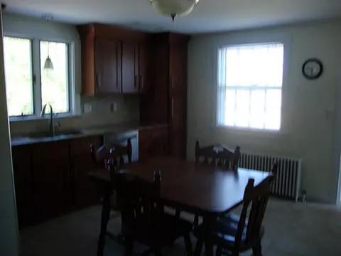 385 Third Beach Rd, Middletown, RI 02842 photo 11