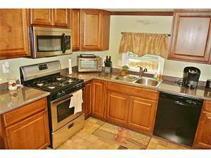 32 Everson Dr, Glocester, RI 02814 photo 3