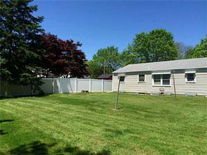 29 Nimitz Rd, Woonsocket, RI 02895 photo 4