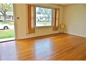 29 Nimitz Rd, Woonsocket, RI 02895 photo 6