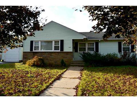 229 Mapleton St, Cranston, RI 02910 photo 2