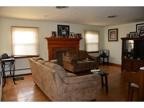229 Mapleton St, Cranston, RI 02910 photo 4