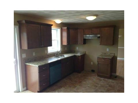 91 Cherry St, Warwick, RI 02888 photo 2