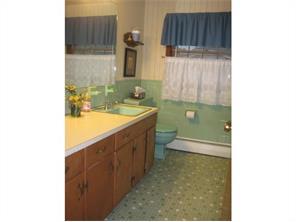 97 Sunrise Ave, Woonsocket, RI 02895 photo 13