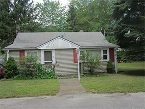 187 Custer St, Warwick, RI 02889 photo 3
