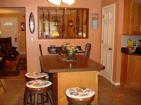 28 Surrey Ln, Woonsocket, RI 02895 photo 7