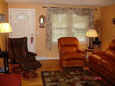 28 Surrey Ln, Woonsocket, RI 02895 photo 12