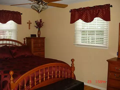 28 Surrey Ln, Woonsocket, RI 02895 photo 16