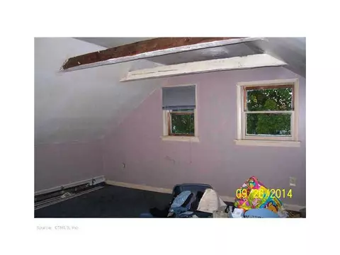 37 Batterson Ave, Westerly, RI 02891 photo 3