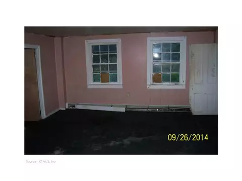 37 Batterson Ave, Westerly, RI 02891 photo 2