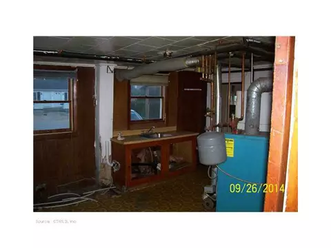 37 Batterson Ave, Westerly, RI 02891 photo 5