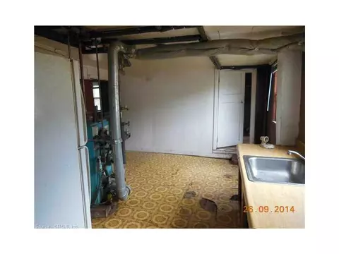 37 Batterson Ave, Westerly, RI 02891 photo 9