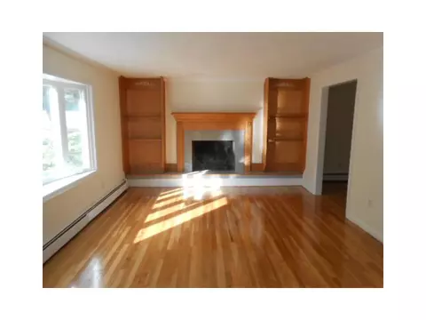 281 Boulder View Dr, Warwick, RI 02886 photo 4
