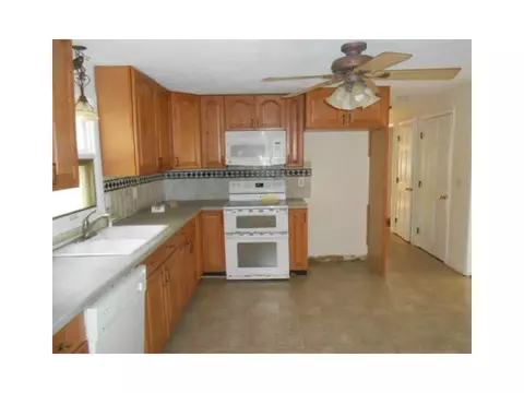 281 Boulder View Dr, Warwick, RI 02886 photo 5