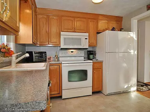 157 Pilgrim Ave, Coventry, RI 02816 photo 8