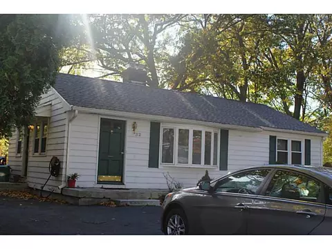 32 Haverford Rd, Warwick, RI 02886 photo 2