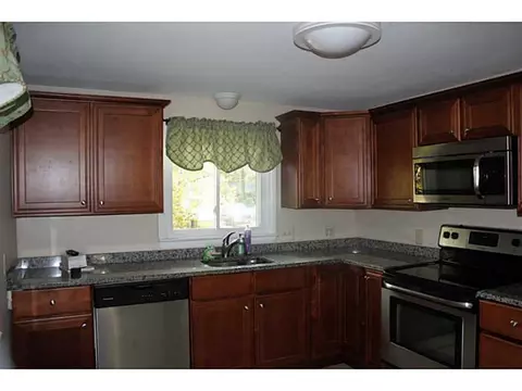 32 Haverford Rd, Warwick, RI 02886 photo 3