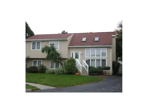 55 Stephanie Ct, Warwick, RI 02889 photo 1