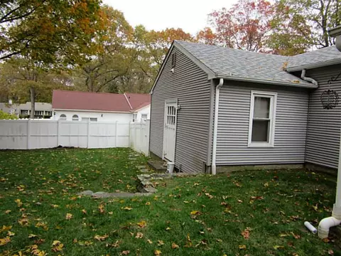 21 Coldbrook Rd, Warwick, RI 02888 photo 17