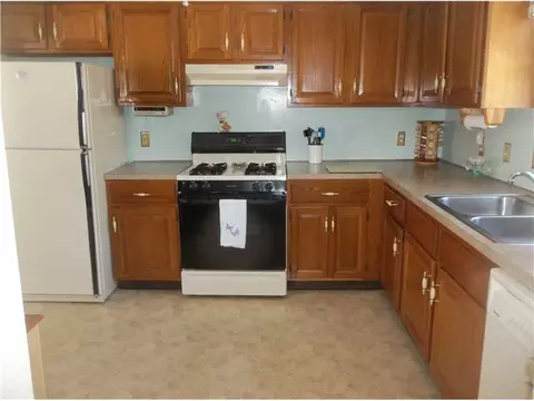 14 Monroe Dr, Coventry, RI 02816 photo 8