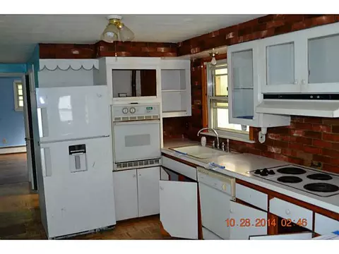 67 Cooper Ave, Woonsocket, RI 02895 photo 3