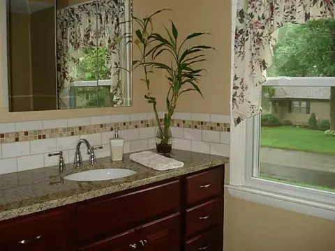 77 Landmark Rd, Warwick, RI 02886 photo 10