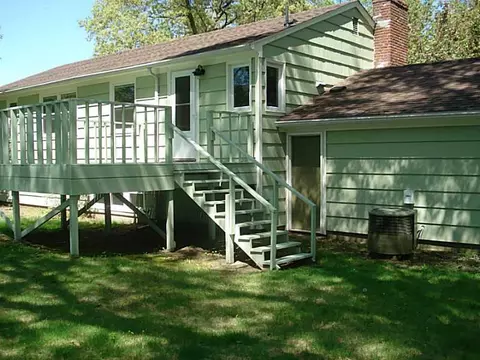 77 Landmark Rd, Warwick, RI 02886 photo 4