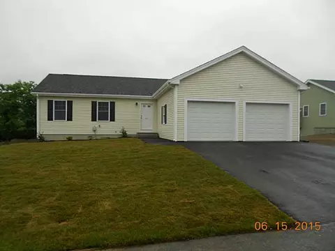 139 Danielle Dr, Woonsocket, RI 02895 photo 1