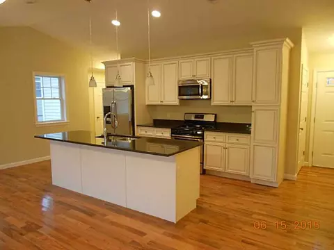 139 Danielle Dr, Woonsocket, RI 02895 photo 2