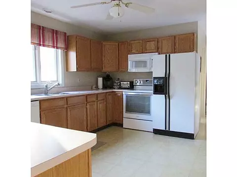 533 Douglas Hook Rd, Glocester, RI 02814 photo 4