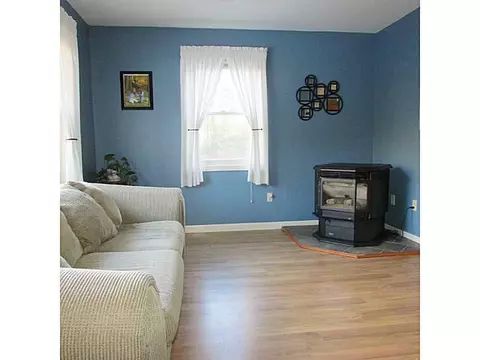 533 Douglas Hook Rd, Glocester, RI 02814 photo 8