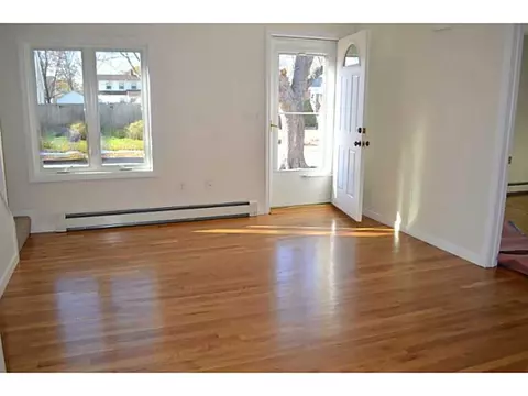 6 Barber Ave, Warwick, RI 02886 photo 2