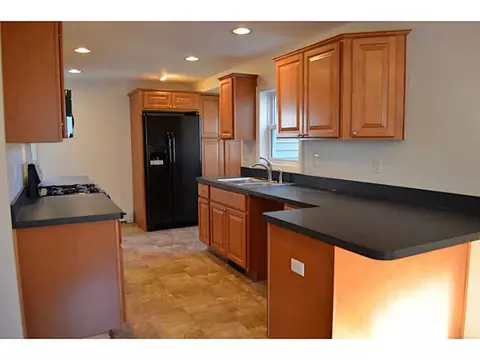 6 Barber Ave, Warwick, RI 02886 photo 7
