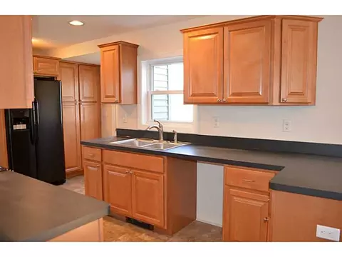 6 Barber Ave, Warwick, RI 02886 photo 5