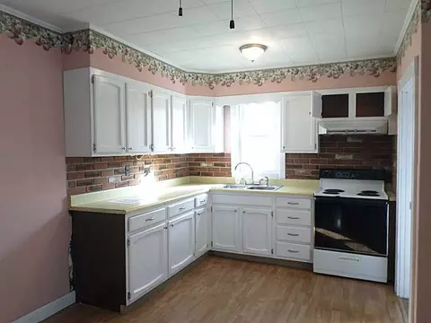 206 Farm St, Woonsocket, RI 02895 photo 4