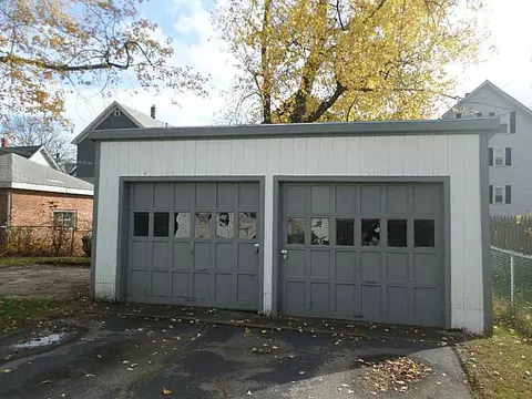 206 Farm St, Woonsocket, RI 02895 photo 3