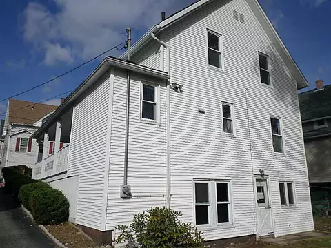 206 Farm St, Woonsocket, RI 02895 photo 2