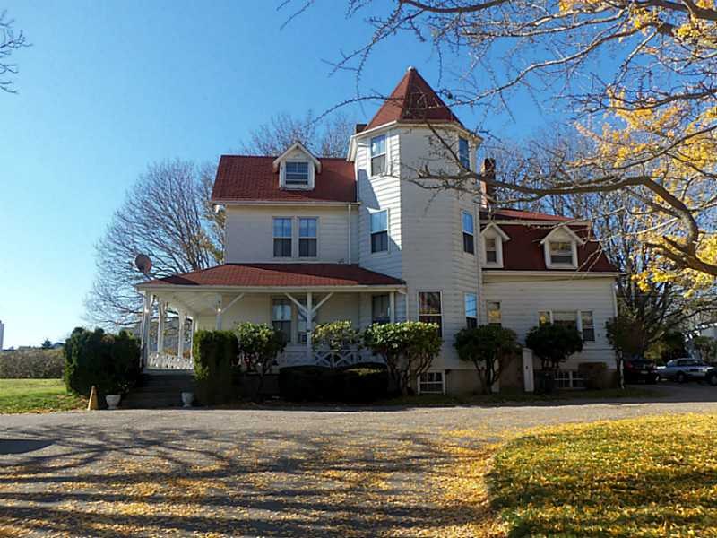 313 Berkeley Ave, Middletown, RI 02842 photo 1