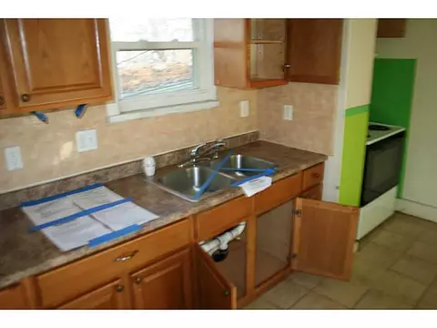 23 Chestnut St, Woonsocket, RI 02895 photo 6