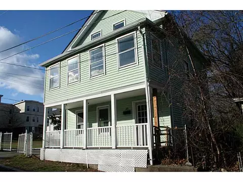 23 Chestnut St, Woonsocket, RI 02895 photo 3