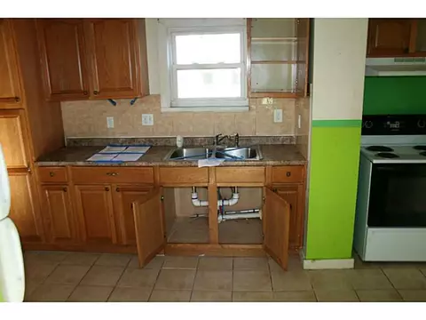 23 Chestnut St, Woonsocket, RI 02895 photo 5