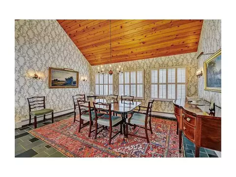 1 Meadow Ave, Westerly, RI 02891 photo 9
