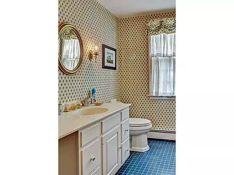 1 Meadow Ave, Westerly, RI 02891 photo 16
