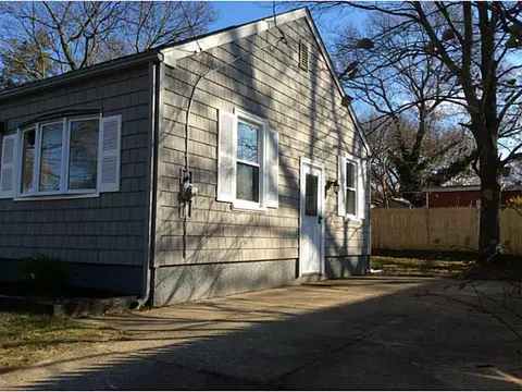 134 Hamilton Ave, Warwick, RI 02886 photo 3