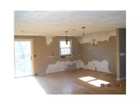 30 Bunting Rd, Warwick, RI 02889 photo 4